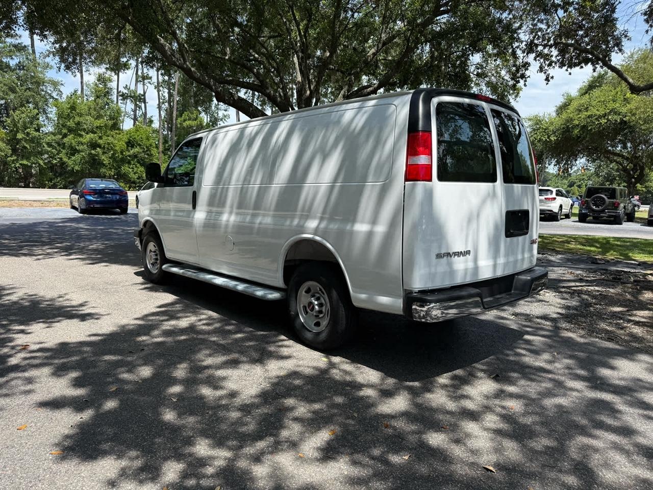 GMC Savana  2025