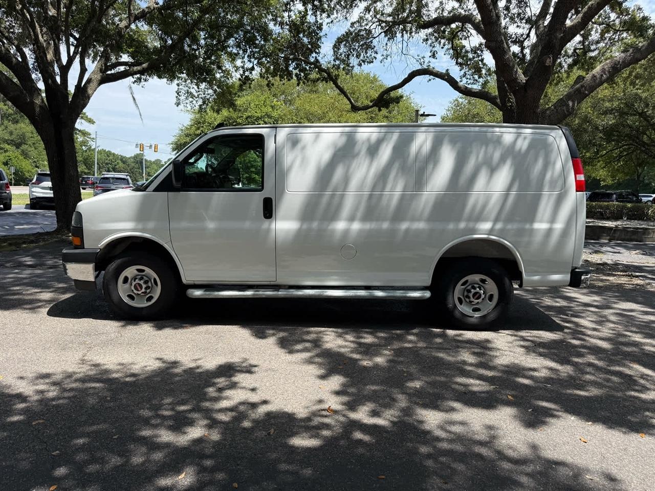GMC Savana  2025