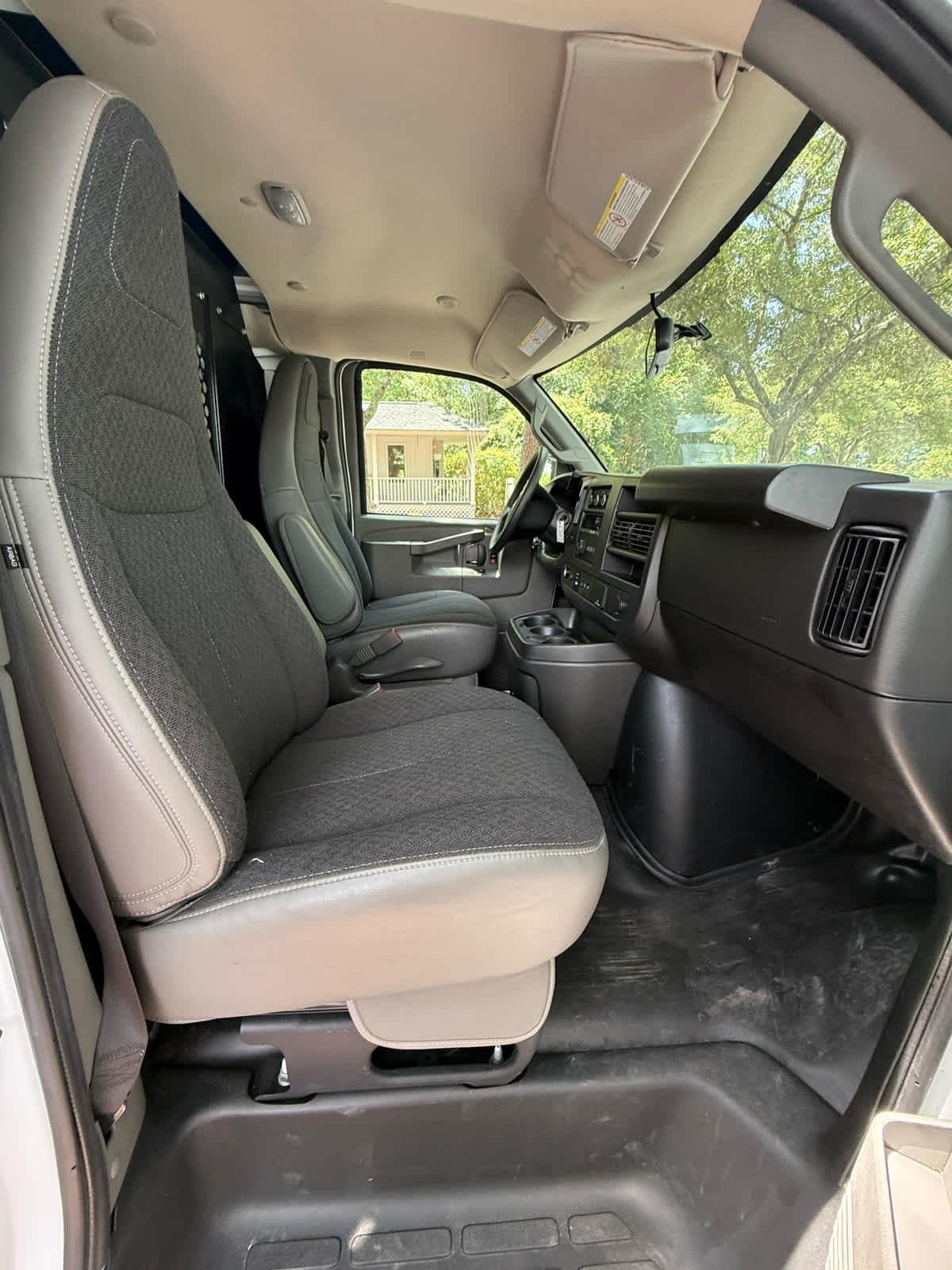 GMC Savana  2025