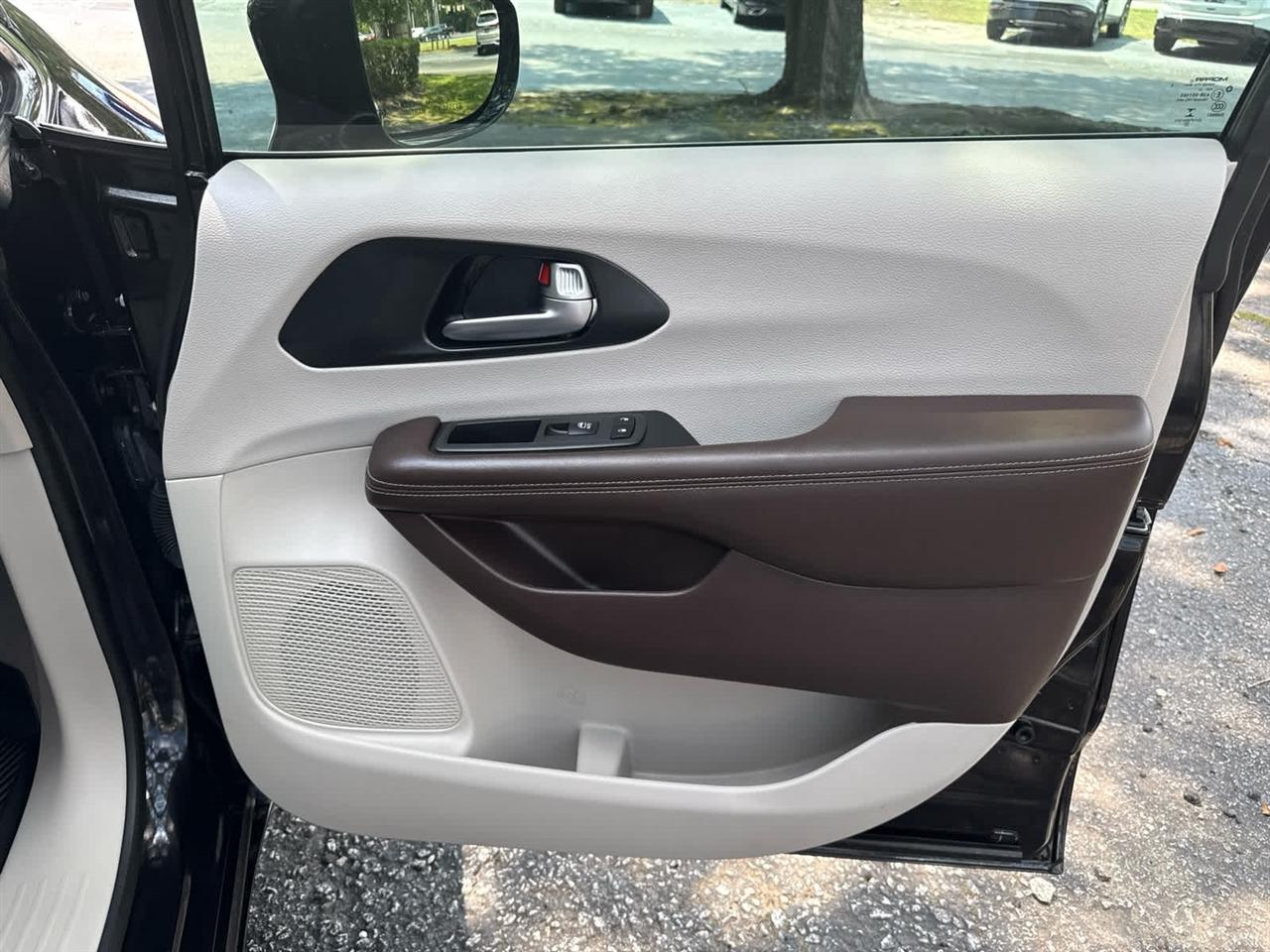 Chrysler Pacifica  2021
