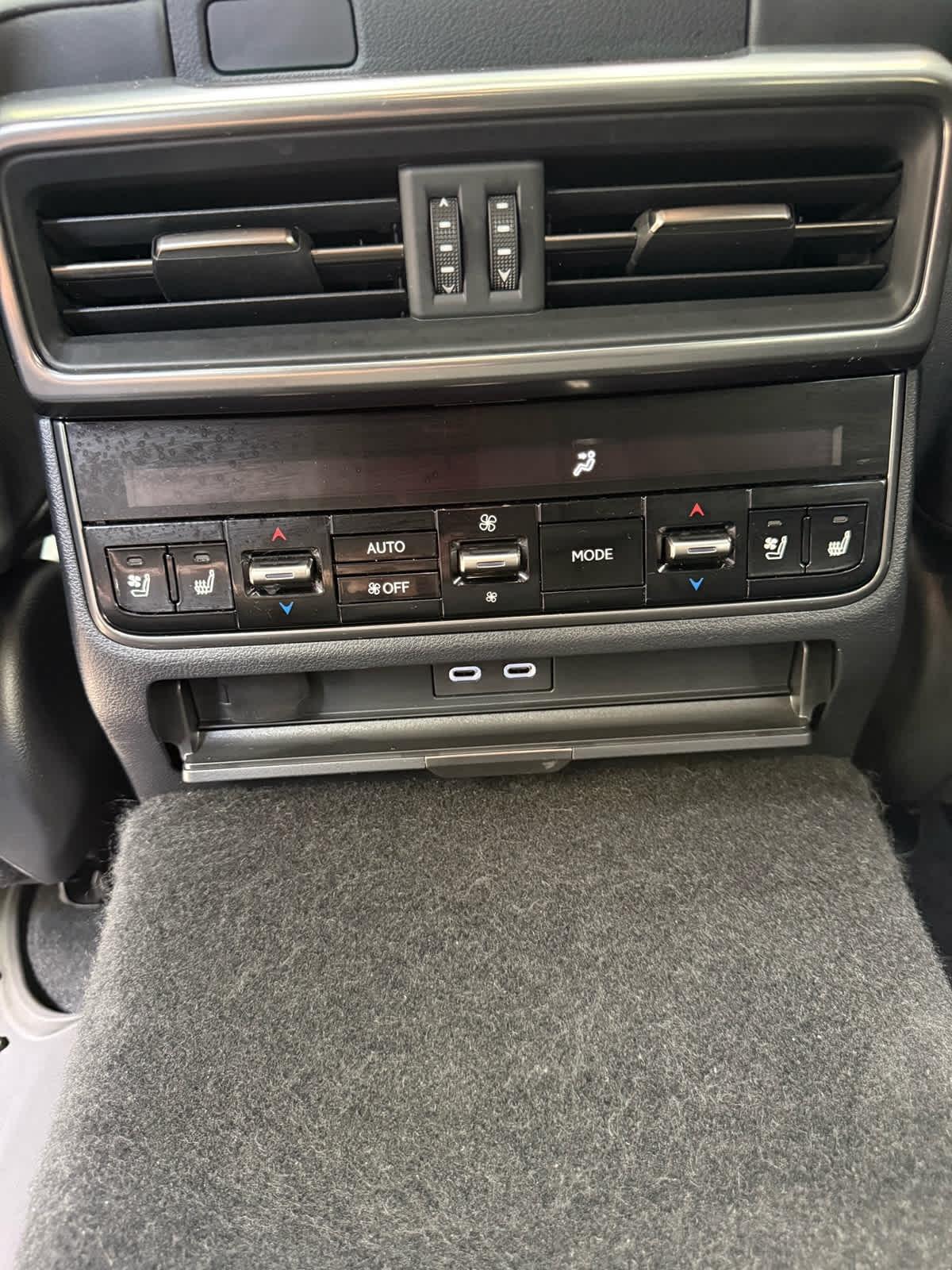 Lexus LX  2026