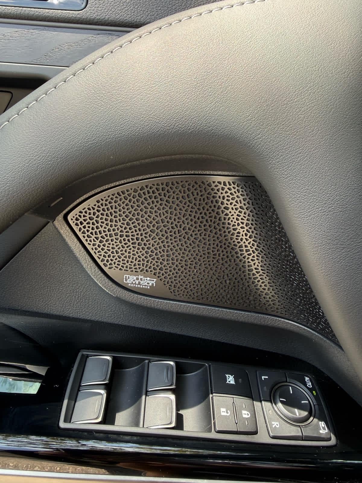 Lexus LX  2026