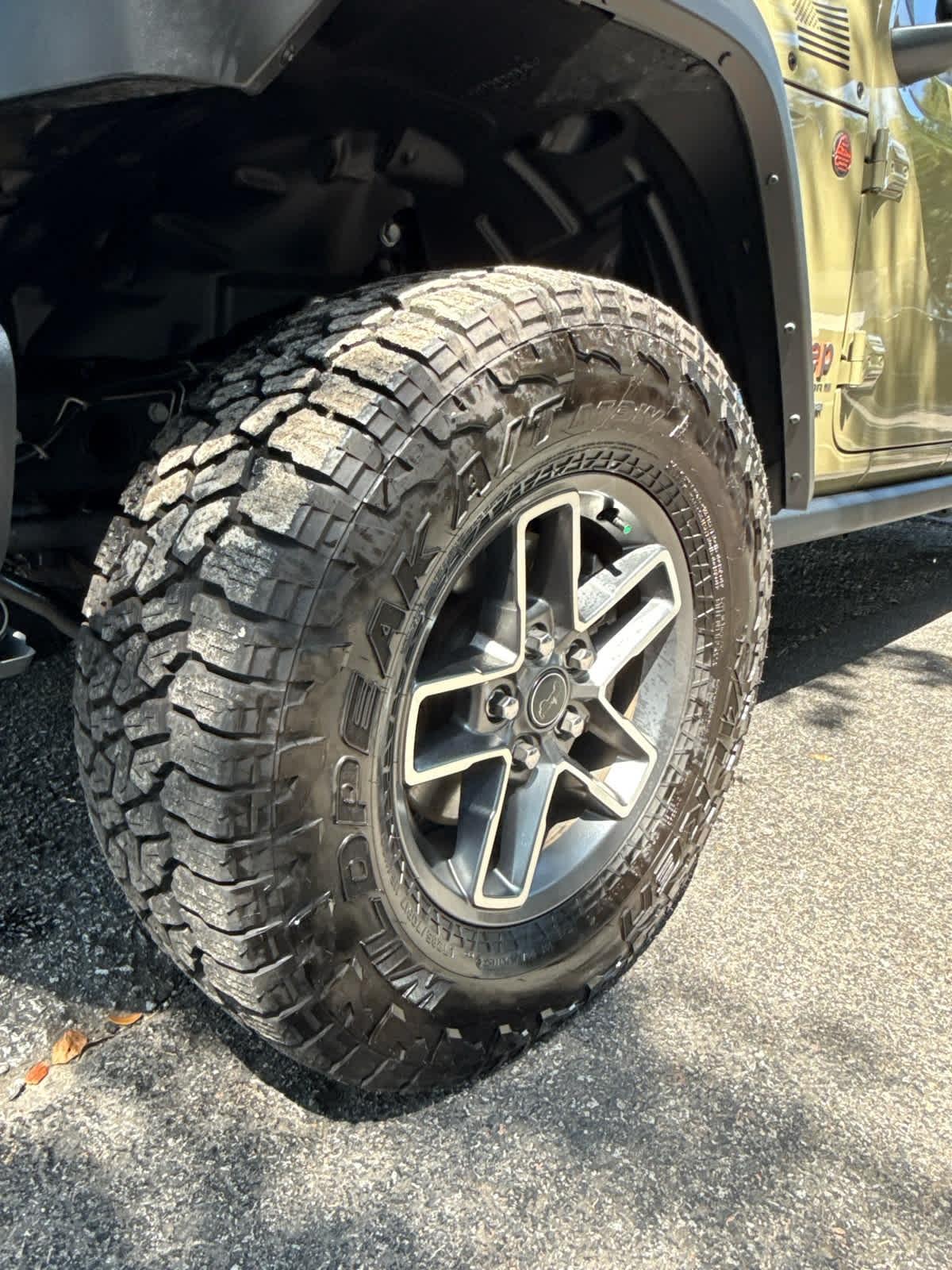 Jeep Gladiator  2025