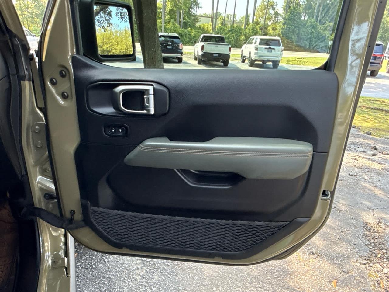 Jeep Gladiator  2025