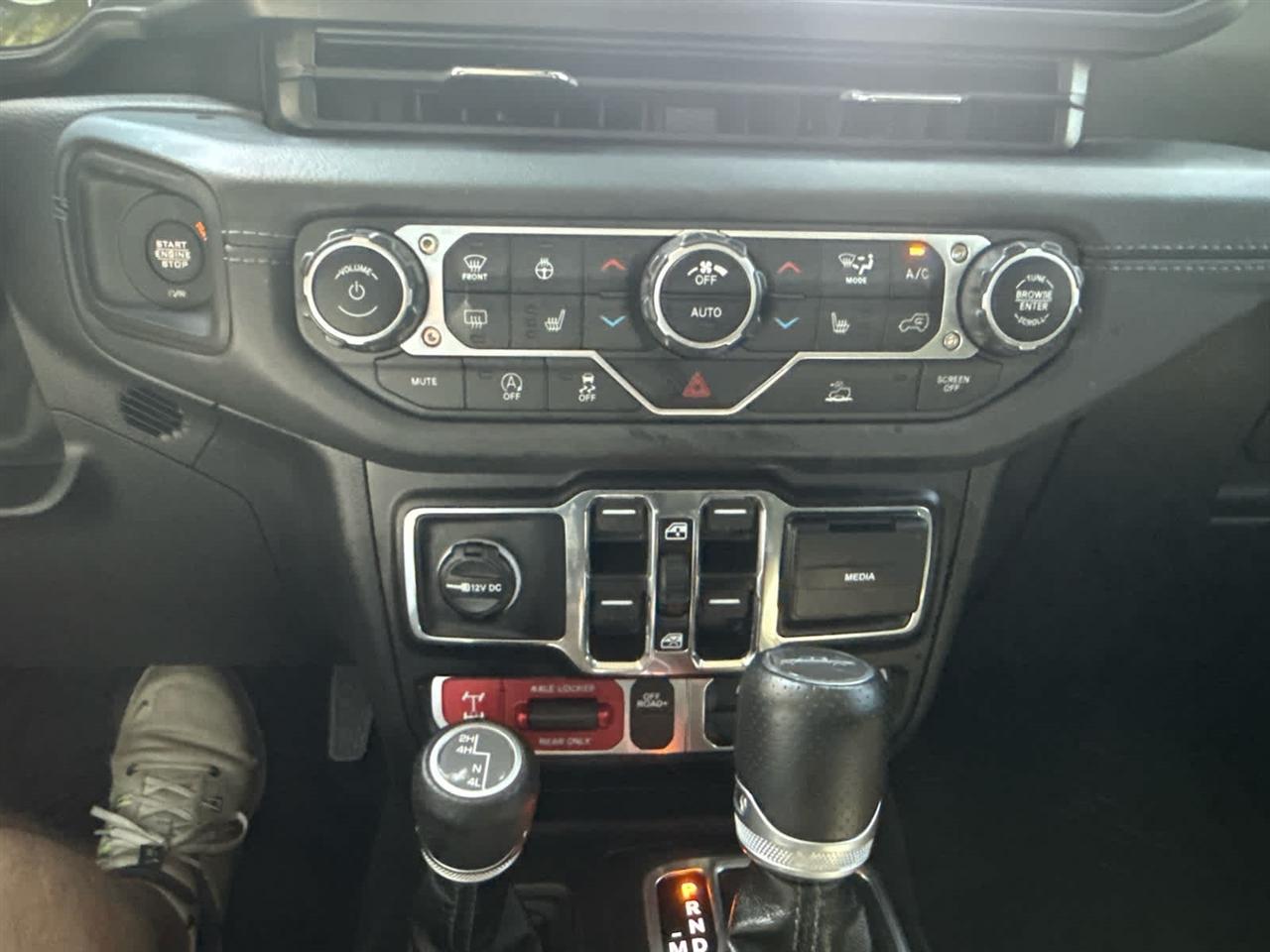 Jeep Gladiator  2025
