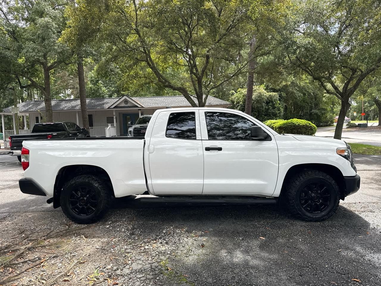 Toyota Tundra  2021