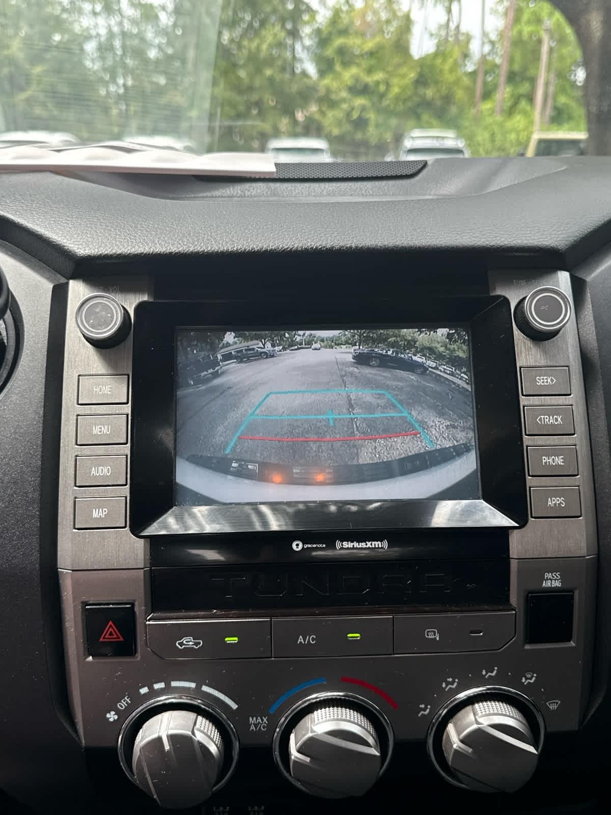 Toyota Tundra  2021