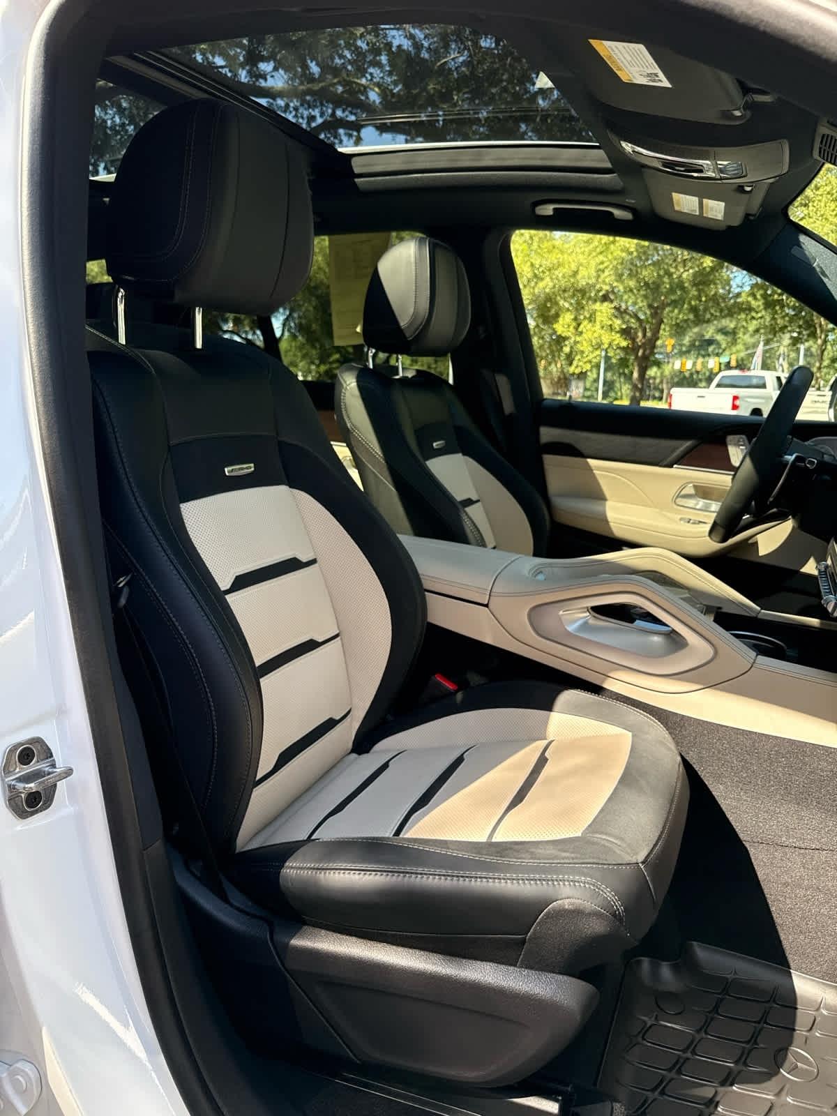 Mercedes-Benz GLE-Class  2024