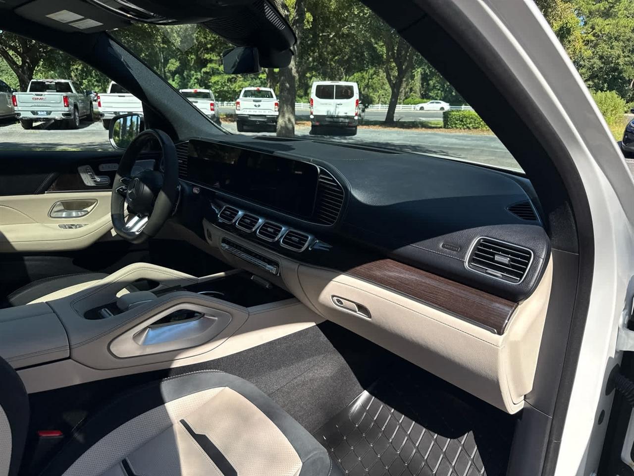 Mercedes-Benz GLE-Class  2024