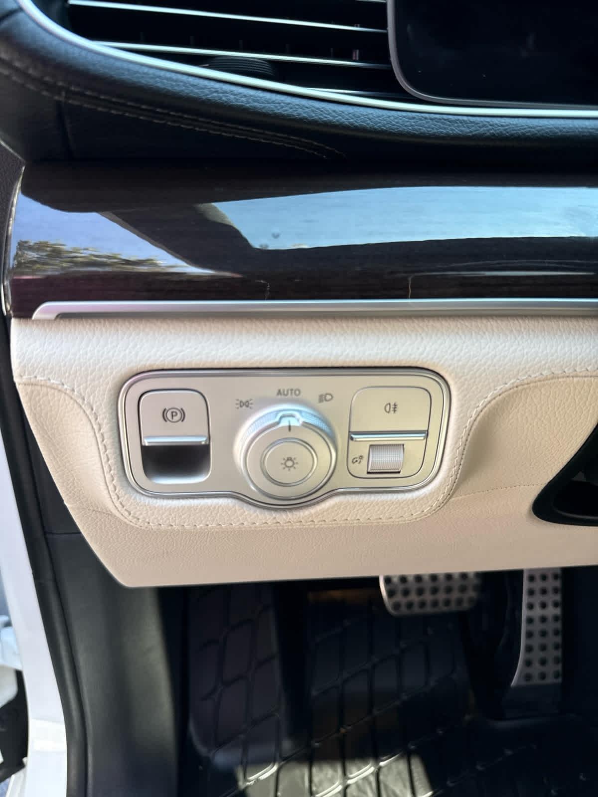 Mercedes-Benz GLE-Class  2024