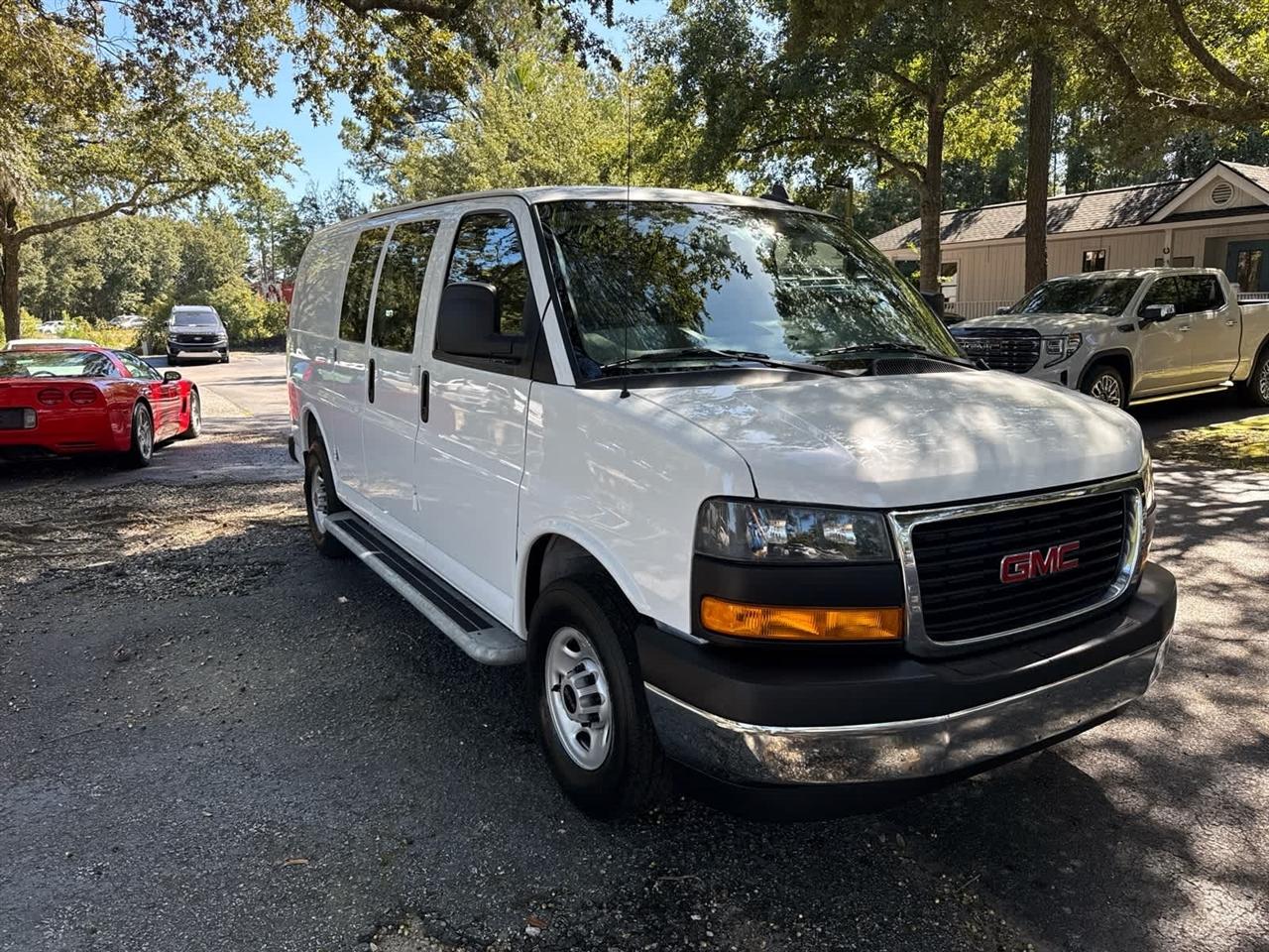 GMC Savana  2025