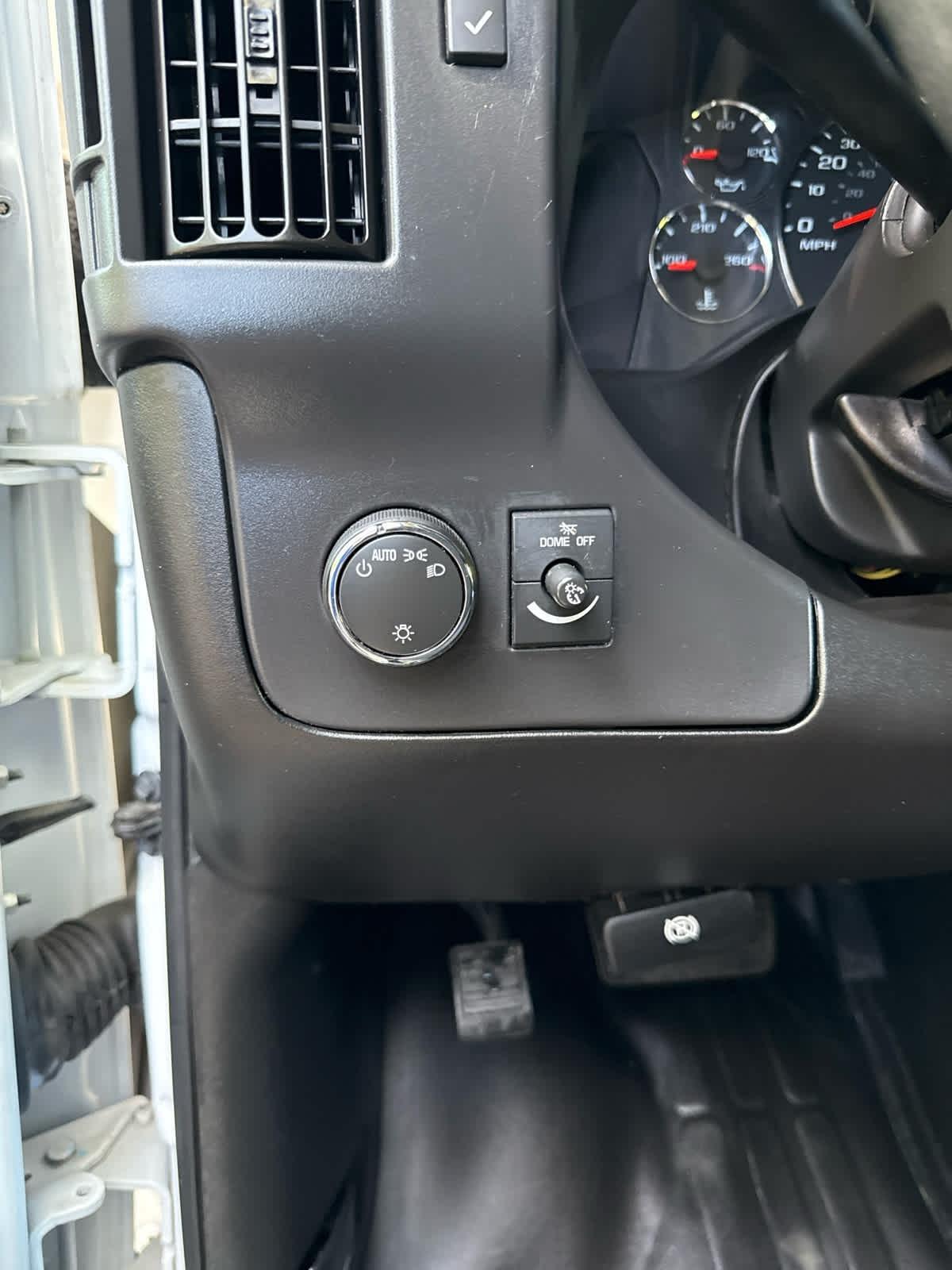 GMC Savana  2025