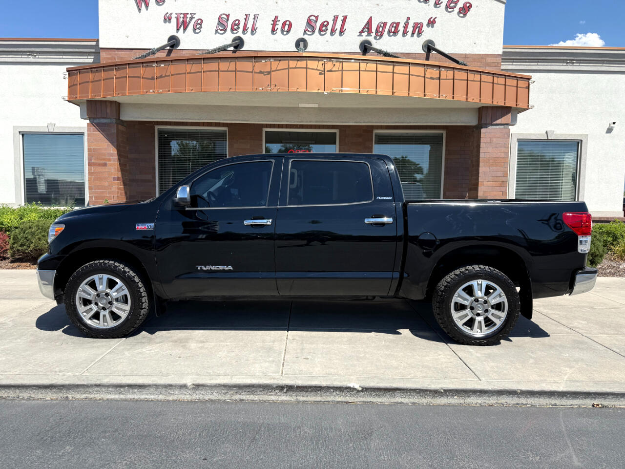 2013 Toyota Tundra CrewMax Platinum photo 2