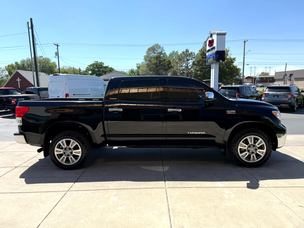 2013 Toyota Tundra CrewMax Platinum photo 3