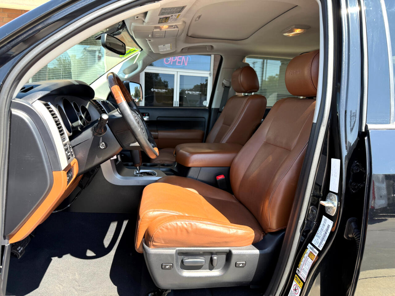 2013 Toyota Tundra CrewMax Platinum photo 4