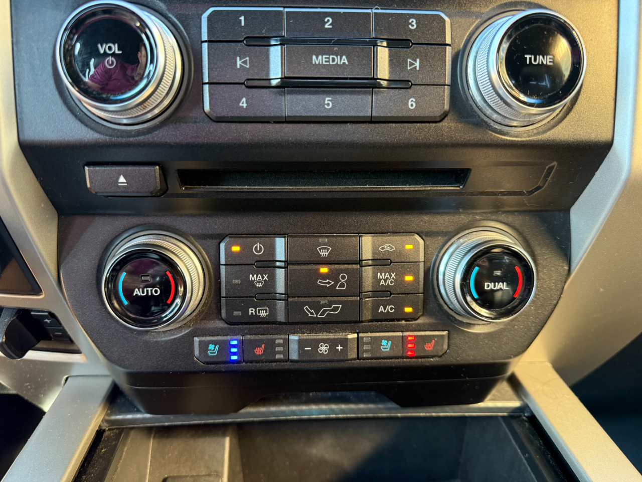2018 Ford F-150 Lariat photo 13