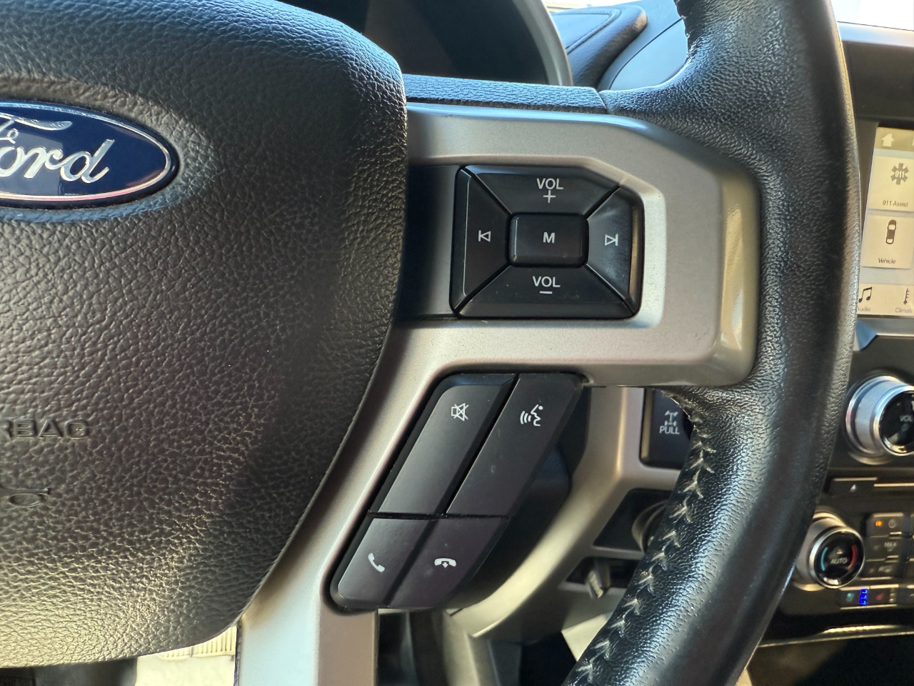 2018 Ford F-150 Lariat photo 17