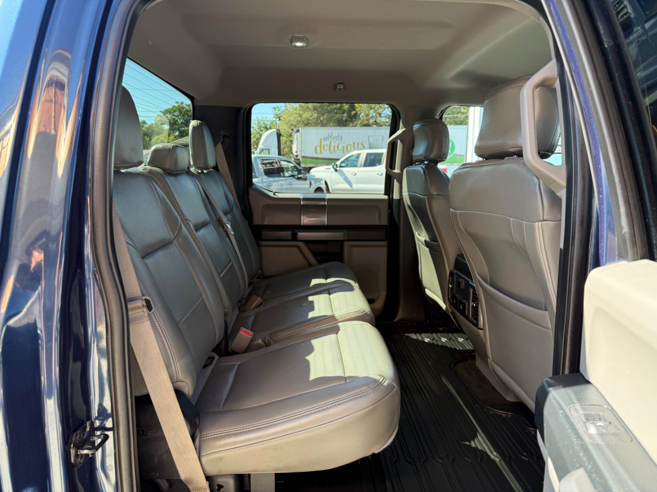 2017 Ford F-350 XLT photo 7