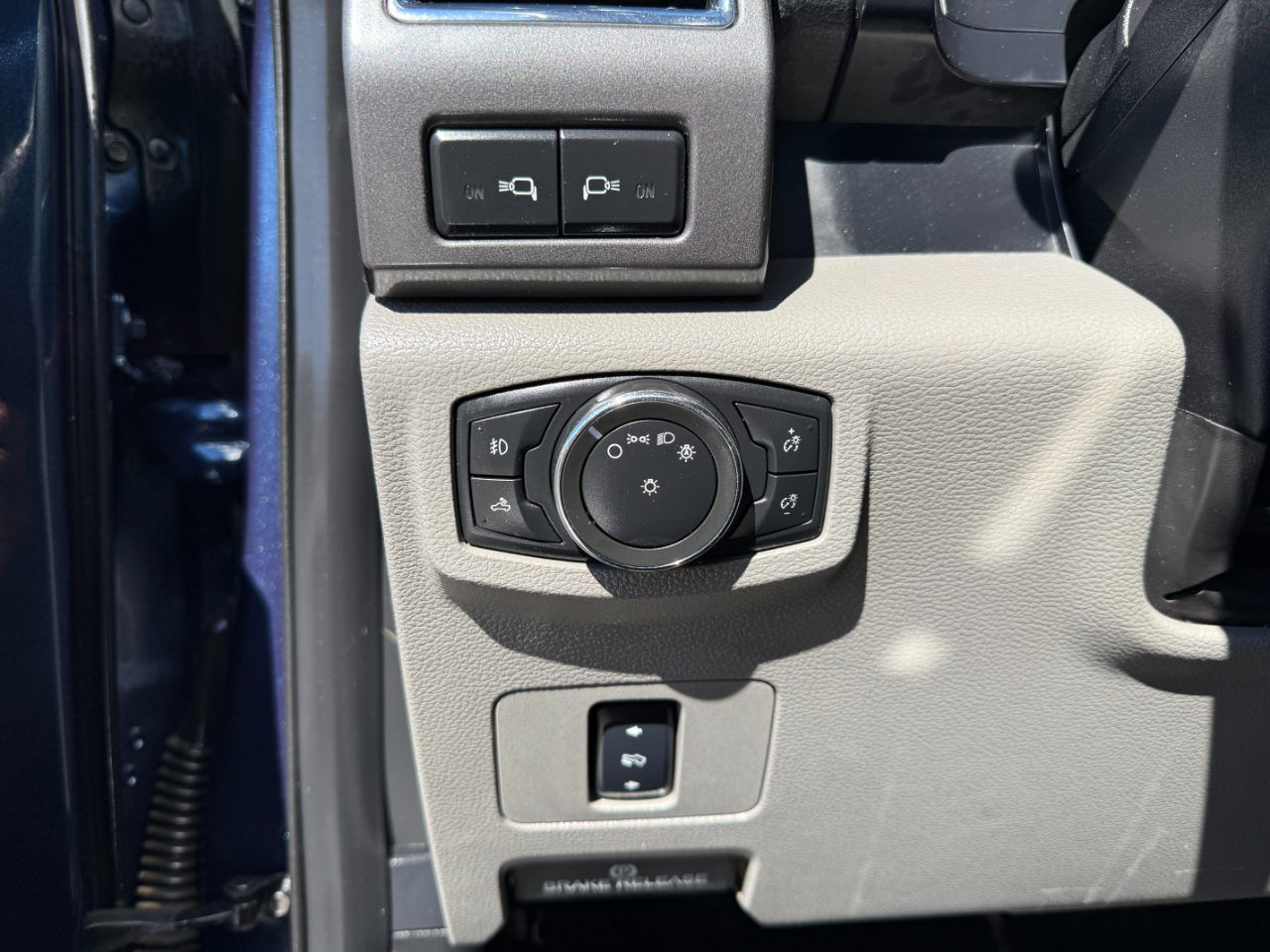 2017 Ford F-350 XLT photo 12