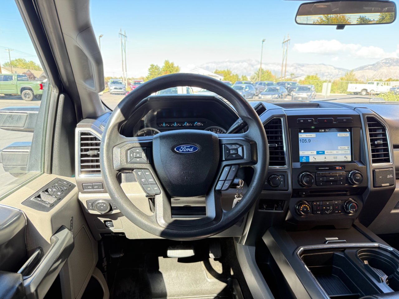 2017 Ford F-350 XLT photo 15