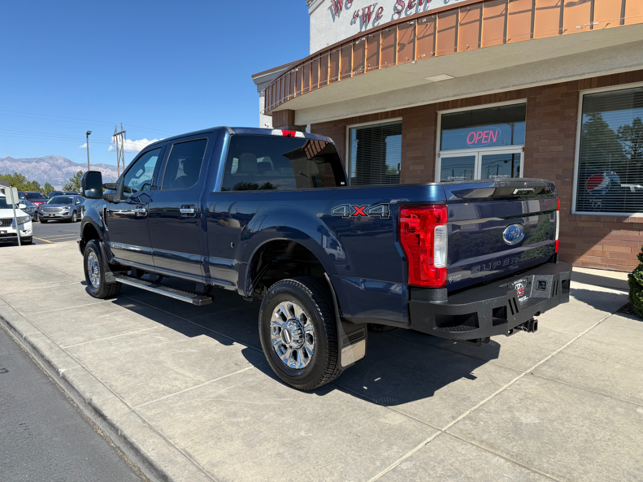 2017 Ford F-350 XLT photo 26