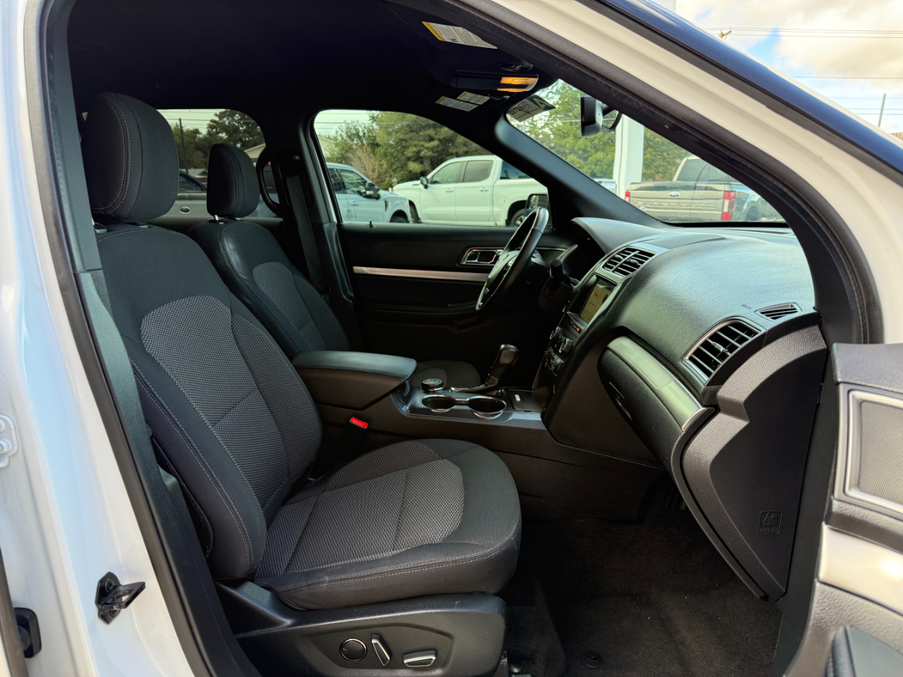 2018 Ford Explorer XLT photo 5