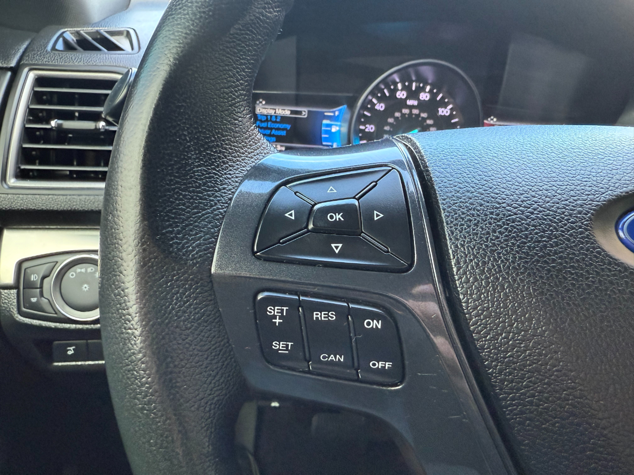2018 Ford Explorer XLT photo 16