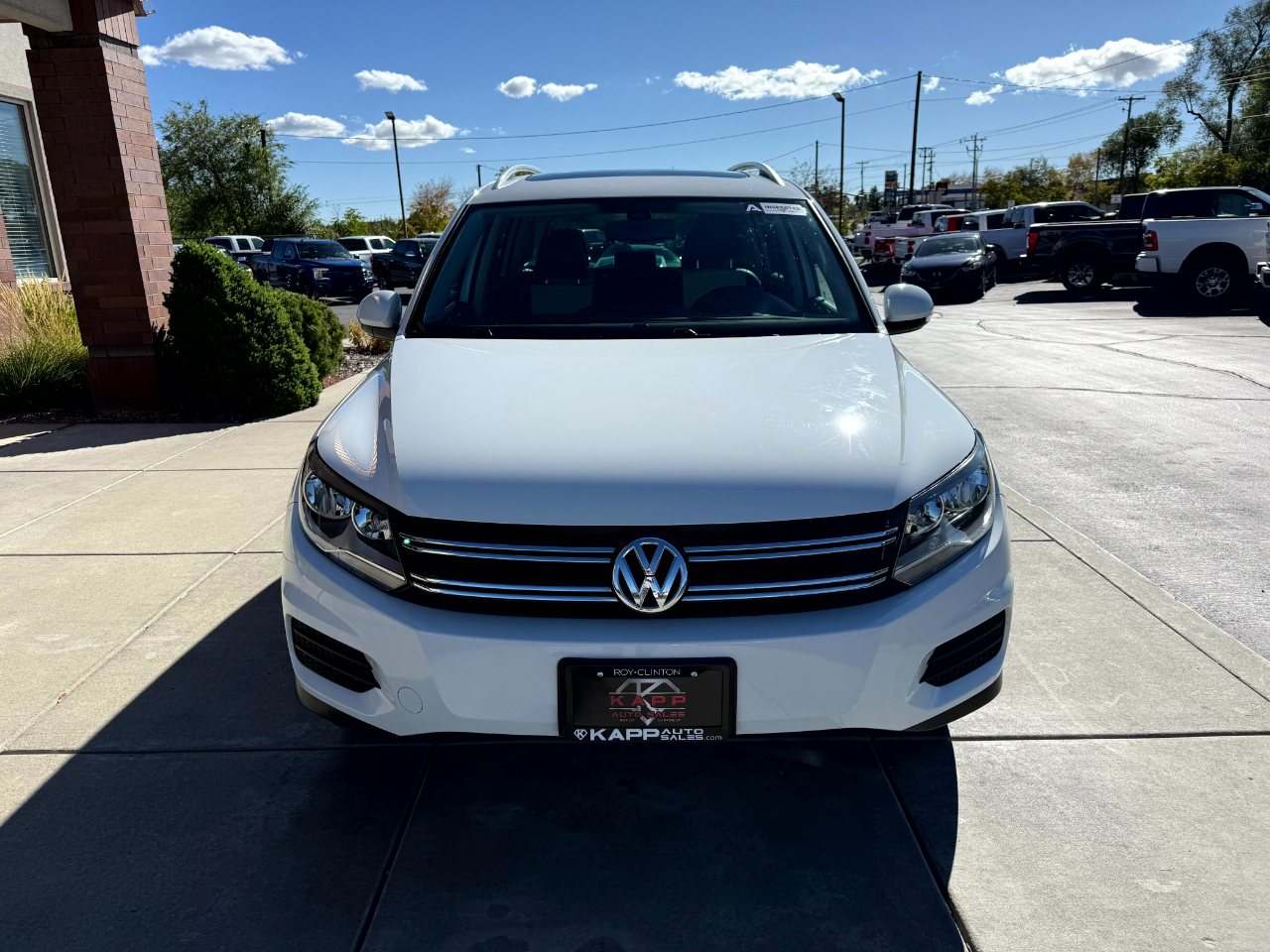 Volkswagen Tiguan 2.0T Wolfsburg Edition 4MOTION 2017 Volkswagen Tiguan 2.0T Wolfsburg Edition 4MOTION 2017