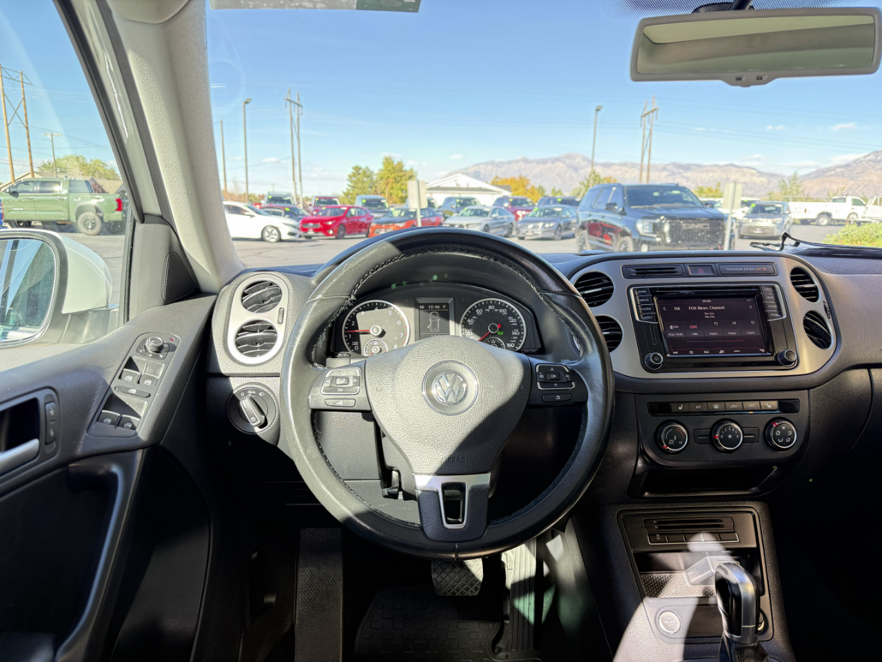 Volkswagen Tiguan 2.0T Wolfsburg Edition 4MOTION 2017 Volkswagen Tiguan 2.0T Wolfsburg Edition 4MOTION 2017