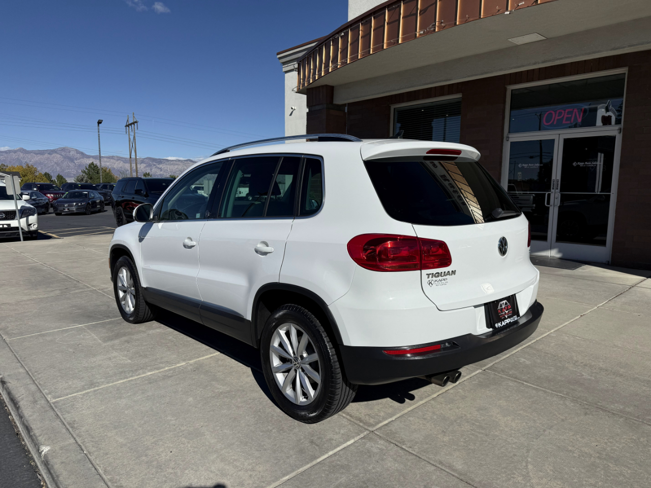 Volkswagen Tiguan 2.0T Wolfsburg Edition 4MOTION 2017 Volkswagen Tiguan 2.0T Wolfsburg Edition 4MOTION 2017