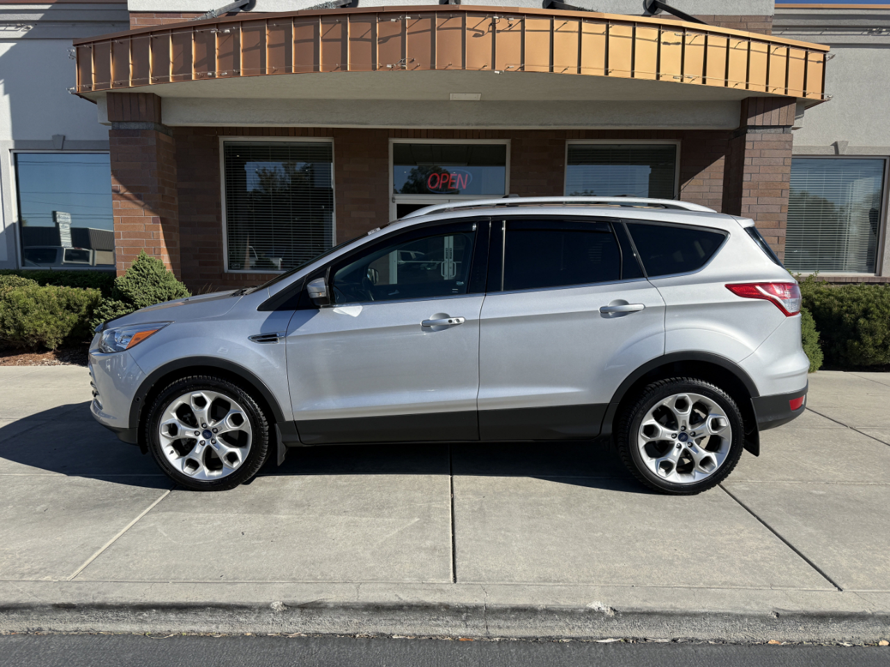 Ford Escape 4WD 4dr Titanium 2014 Ford Escape 4WD 4dr Titanium 2014