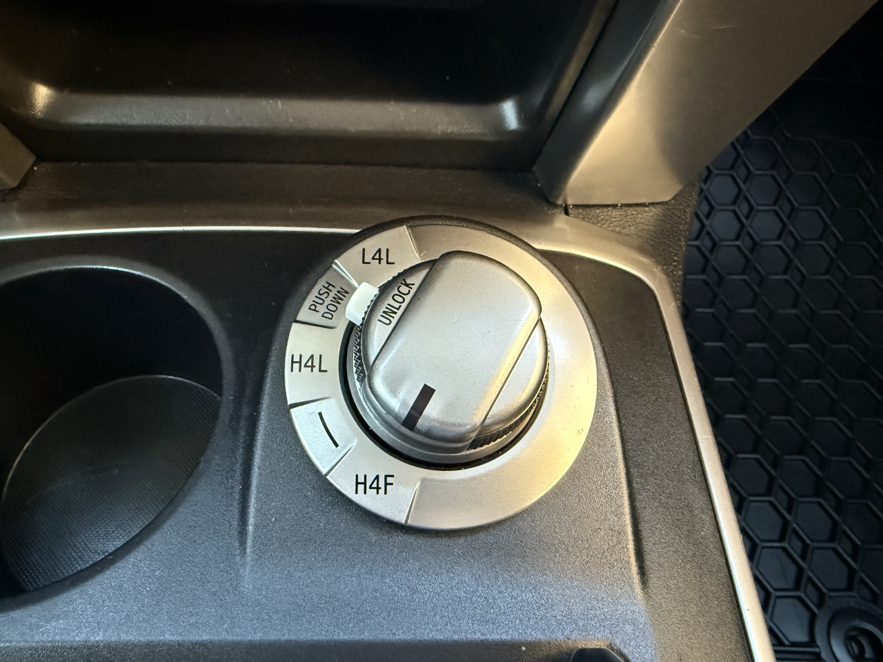 Toyota 4Runner 4WD 4dr V6 Limited (Natl) 2015 Toyota 4Runner 4WD 4dr V6 Limited (Natl) 2015