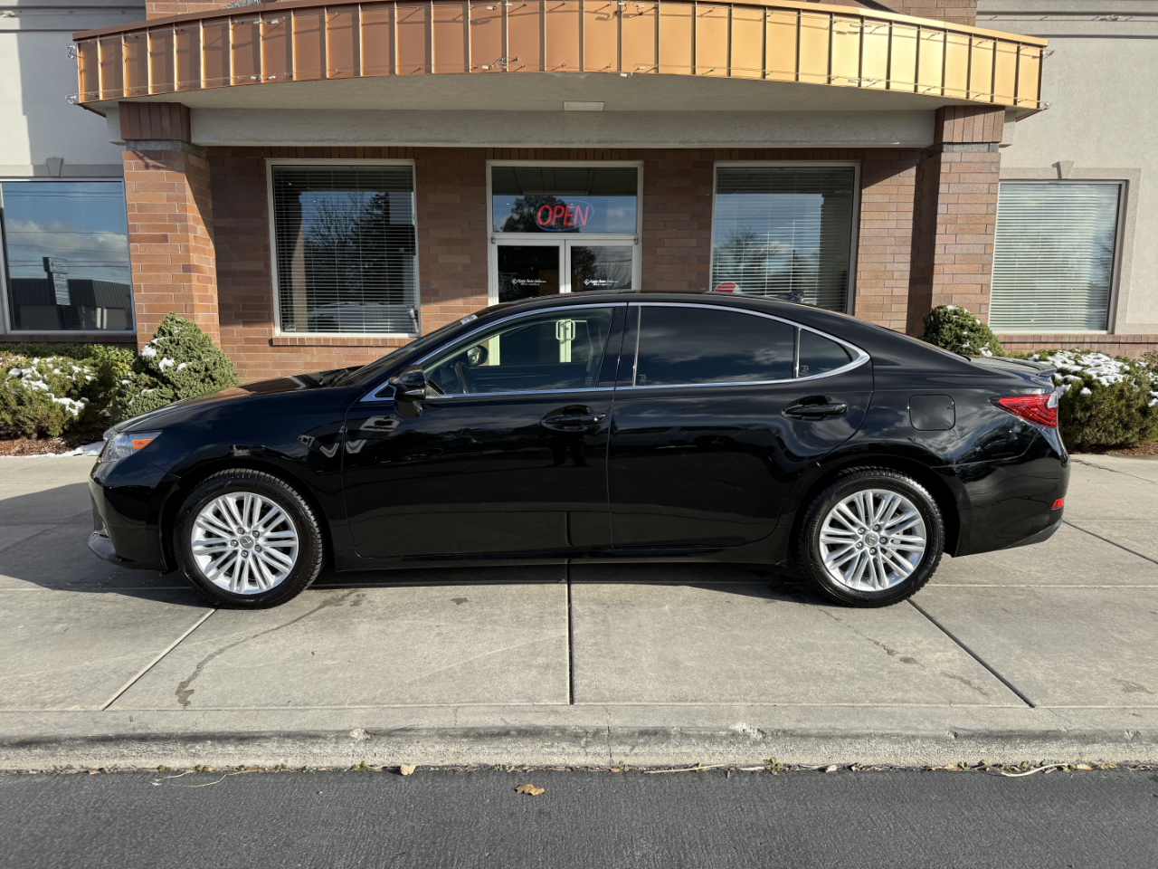 2015 Lexus ES 350 photo 2