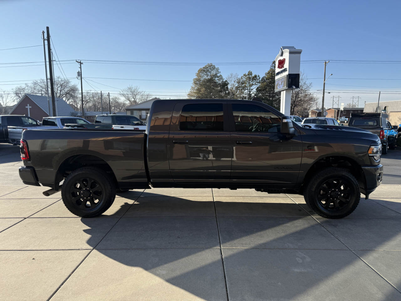 RAM 3500 Laramie 4x4 Mega Cab 6'4" Box 2024