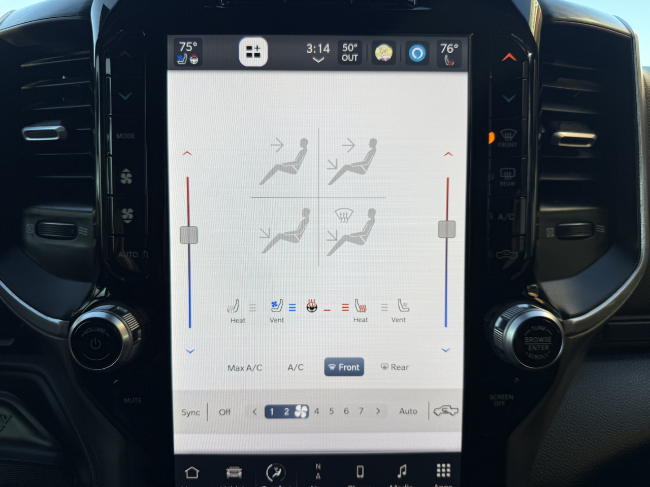 RAM 3500 Laramie 4x4 Mega Cab 6'4" Box 2024