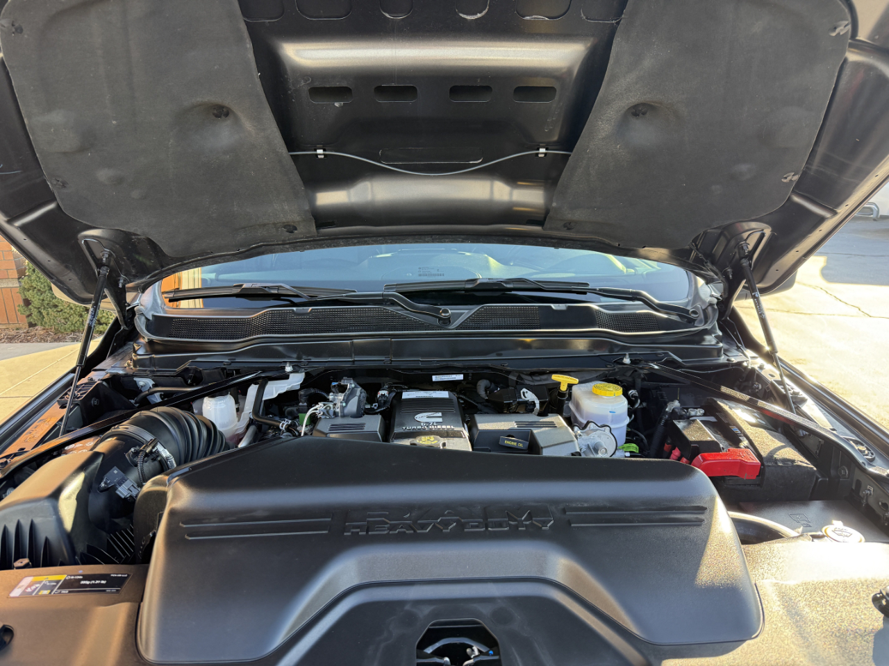 RAM 3500 Laramie 4x4 Mega Cab 6'4" Box 2024