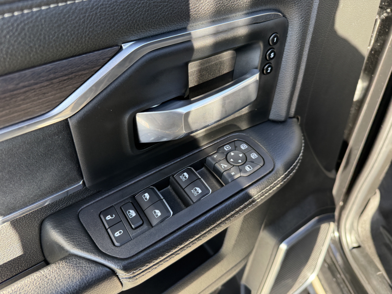 RAM 2500 Laramie 4x4 Crew Cab 6'4" Box 2025