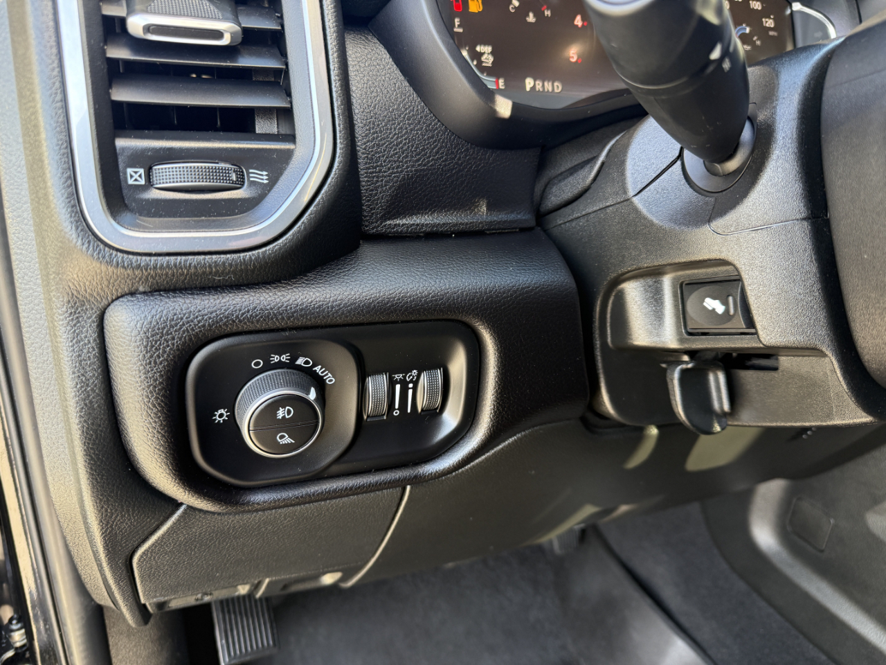 RAM 2500 Laramie 4x4 Crew Cab 6'4" Box 2025