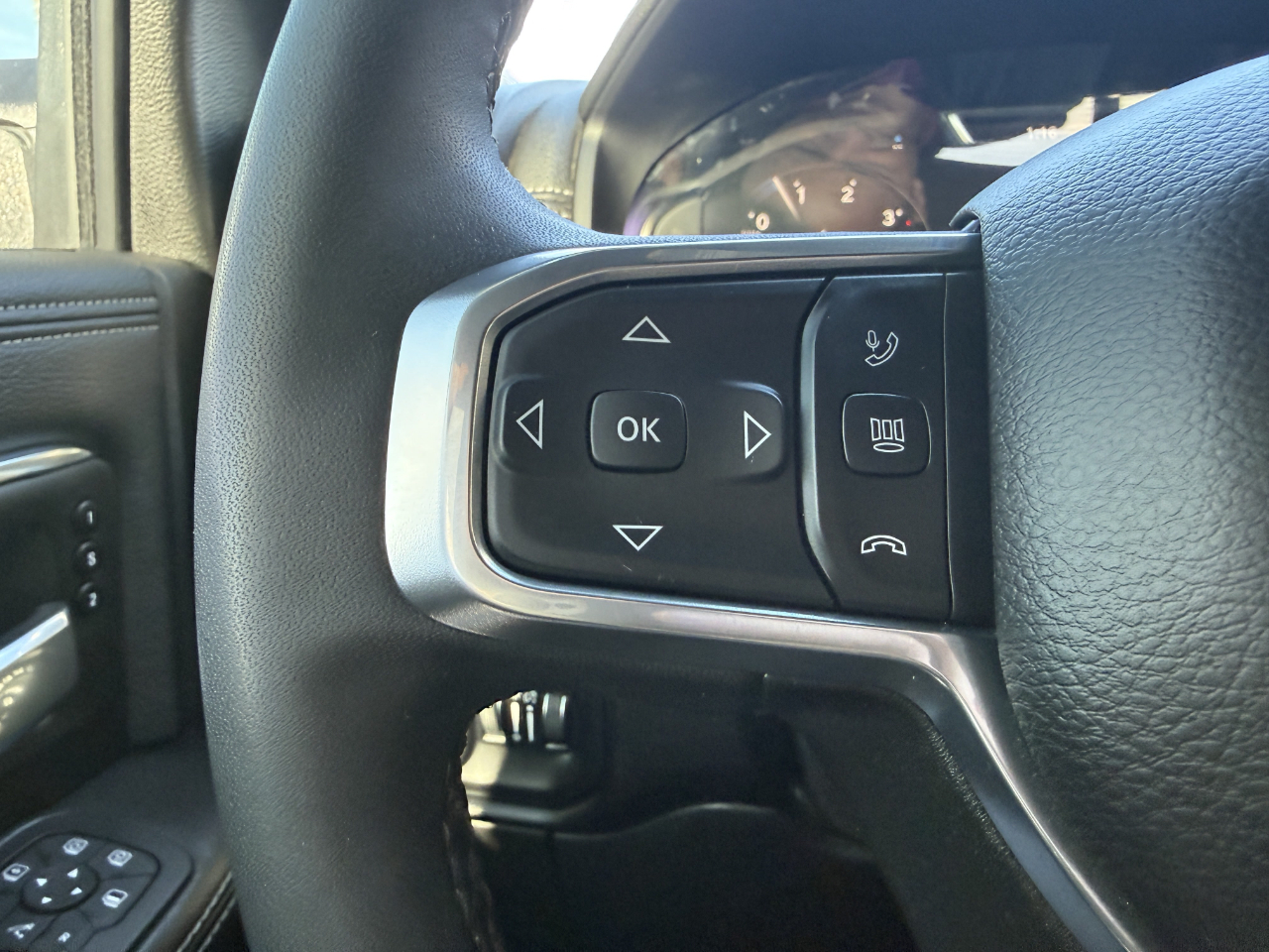 RAM 2500 Laramie 4x4 Crew Cab 6'4" Box 2025