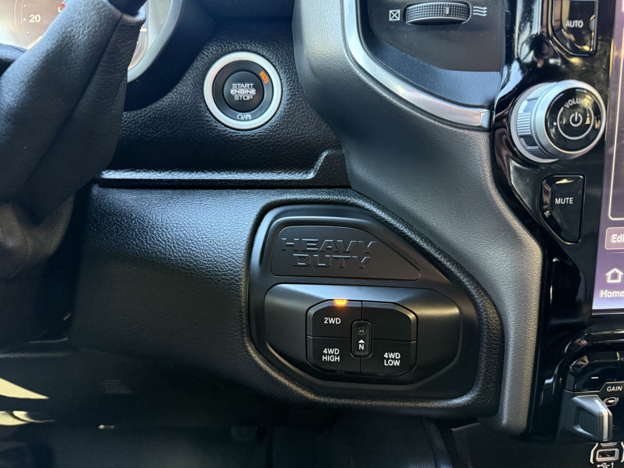 RAM 2500 Laramie 4x4 Crew Cab 6'4" Box 2025