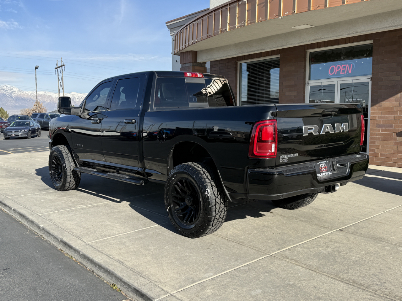 RAM 2500 Laramie 4x4 Crew Cab 6'4" Box 2025