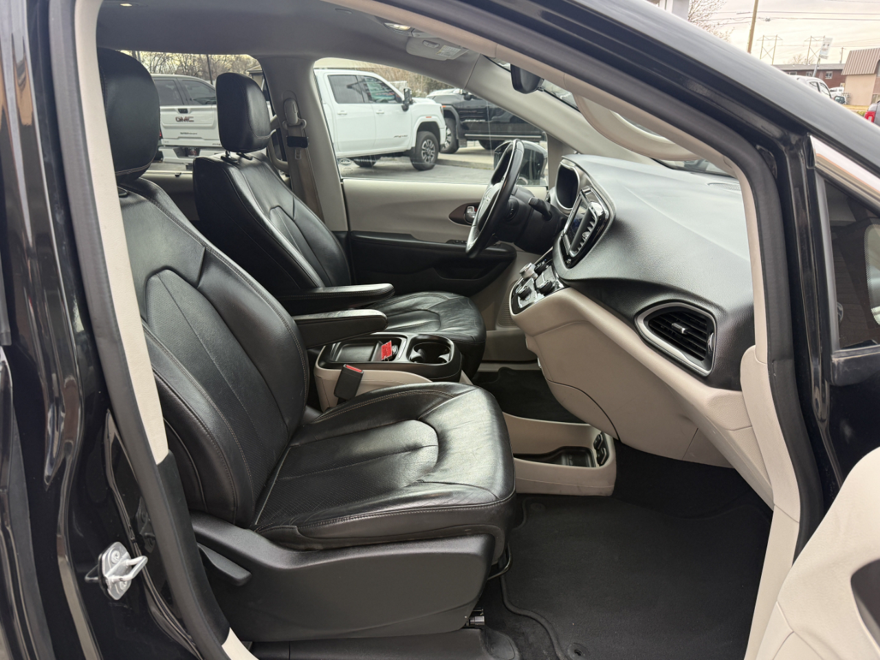 Chrysler Pacifica Touring L FWD 2018