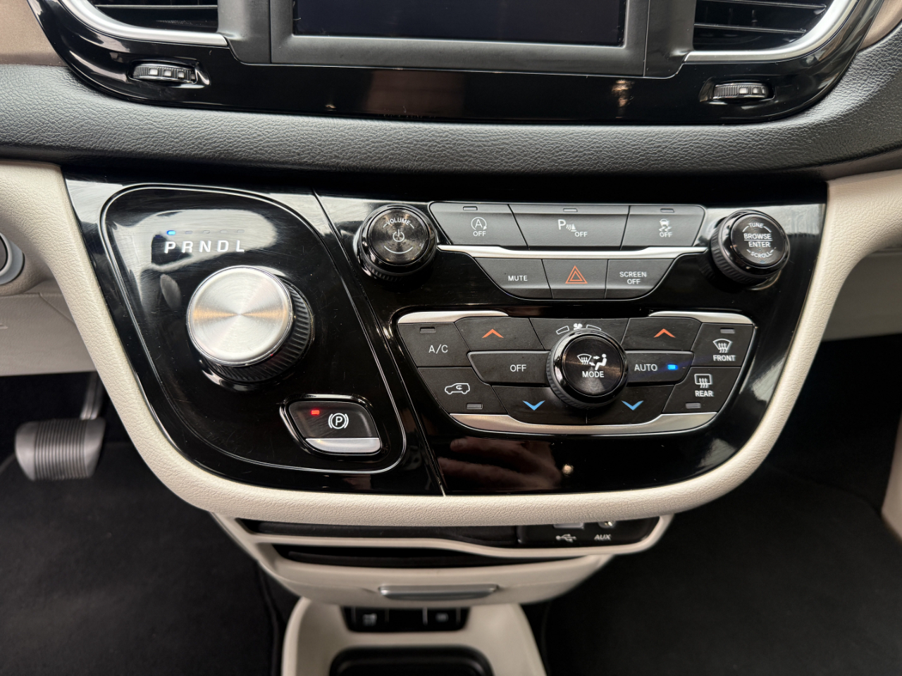 Chrysler Pacifica Touring L FWD 2018