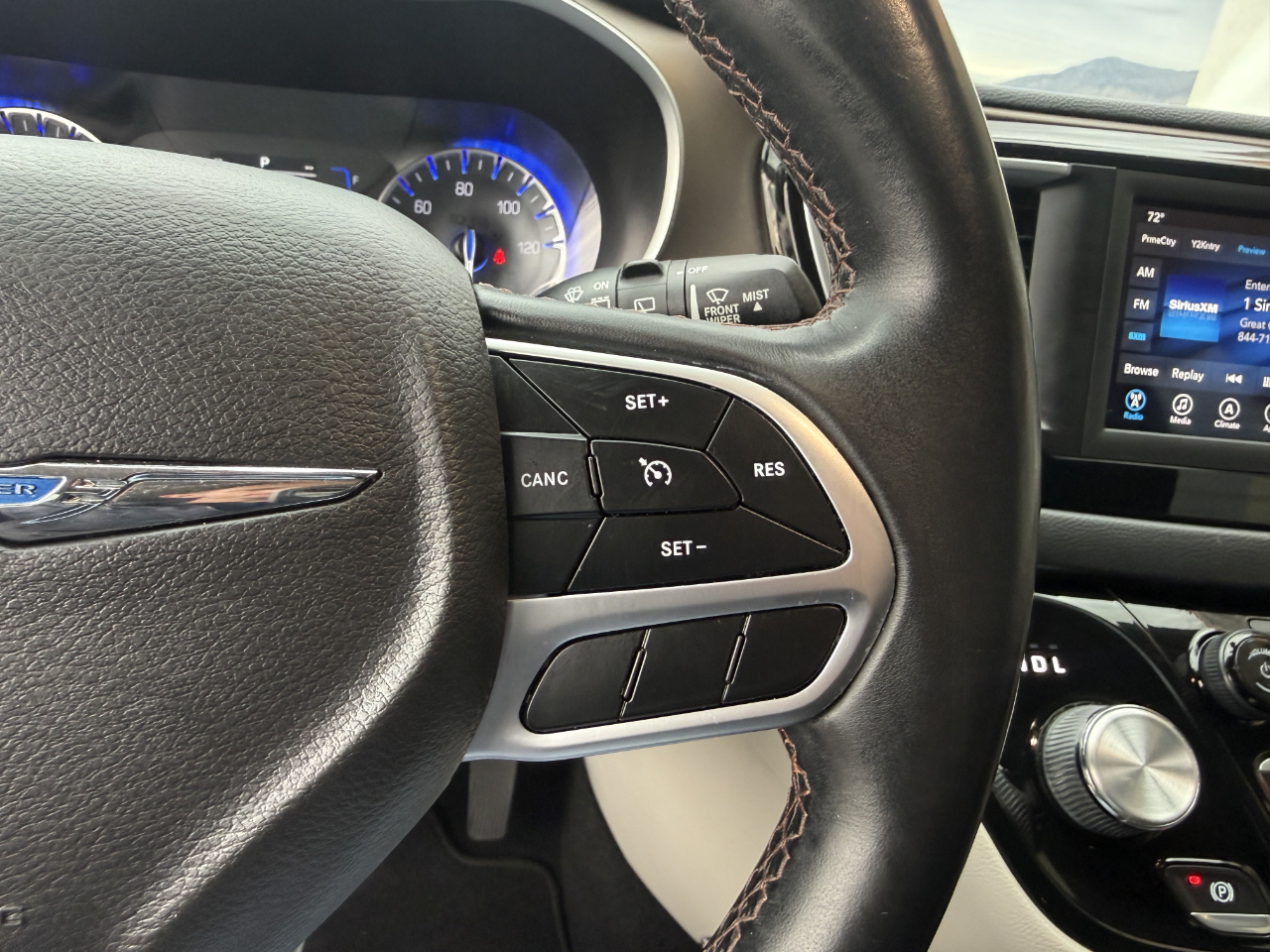 Chrysler Pacifica Touring L FWD 2018