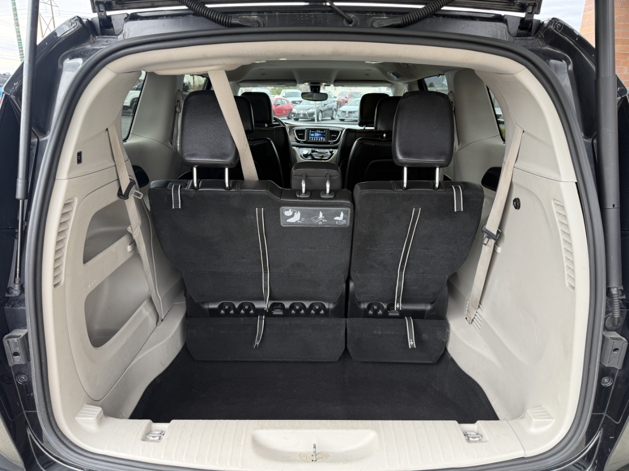 Chrysler Pacifica Touring L FWD 2018