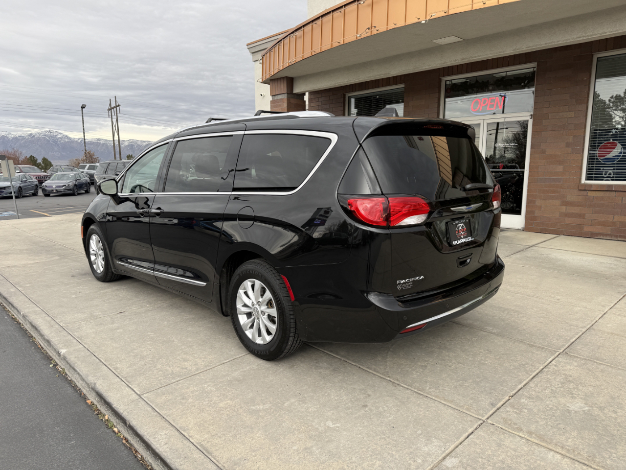 Chrysler Pacifica Touring L FWD 2018