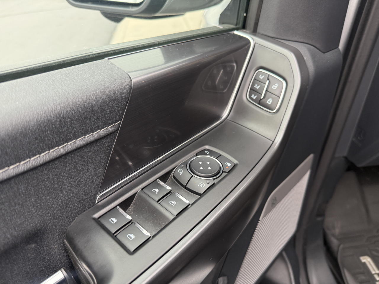 Ford F-150 Lariat 4WD SuperCrew 5.5' Box 2024