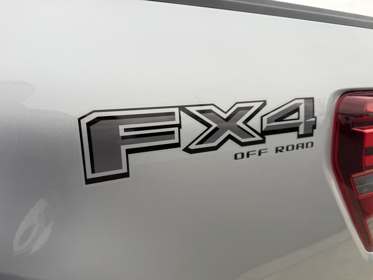 Ford F-150 Lariat 4WD SuperCrew 5.5' Box 2024