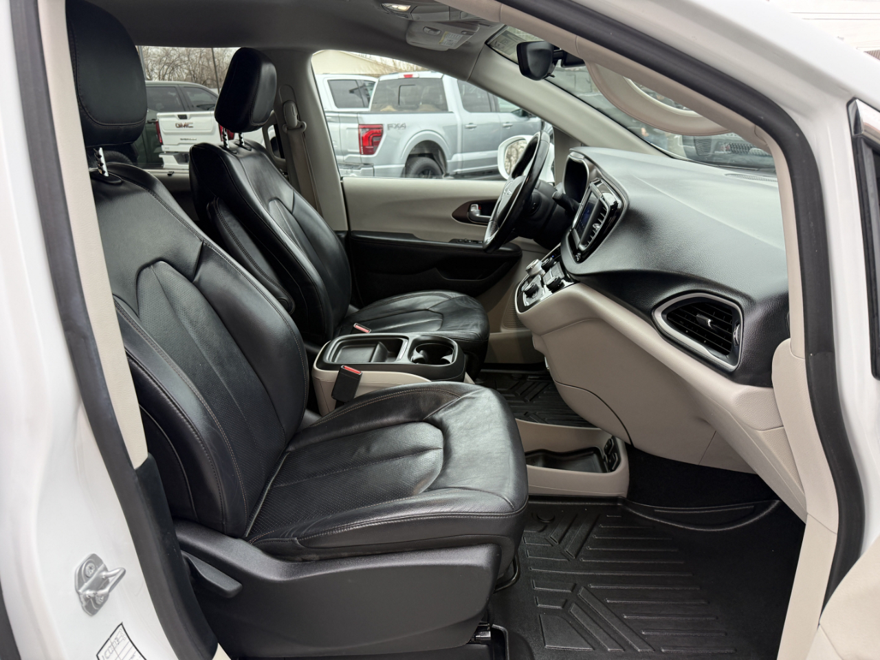 Chrysler Pacifica Touring L FWD 2018