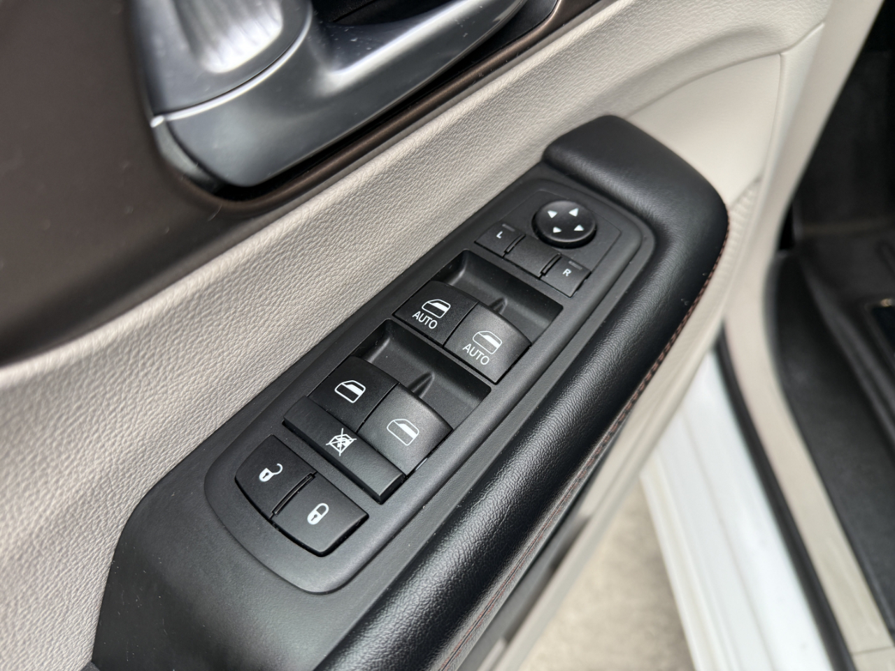 Chrysler Pacifica Touring L FWD 2018